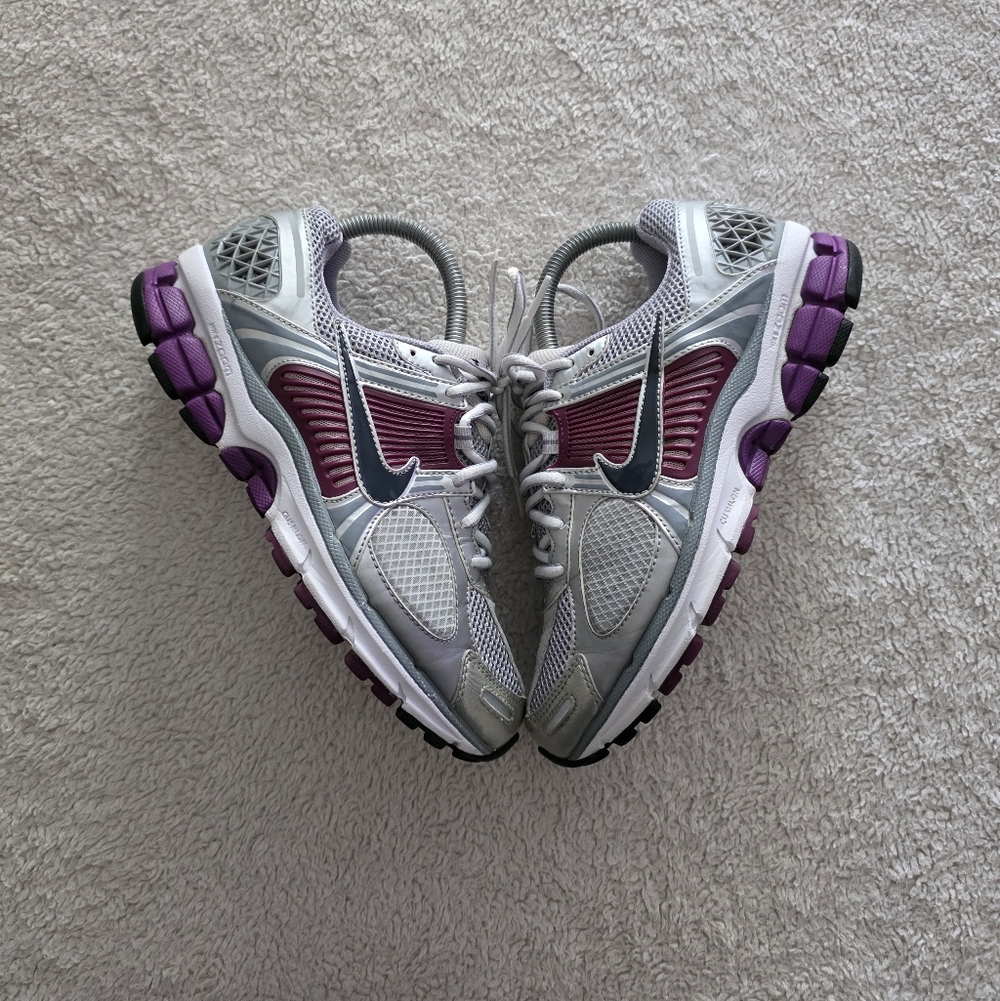 Nike Vomero 5, Women's Size 8, GUC - Vivid Purple/Metallic Silver